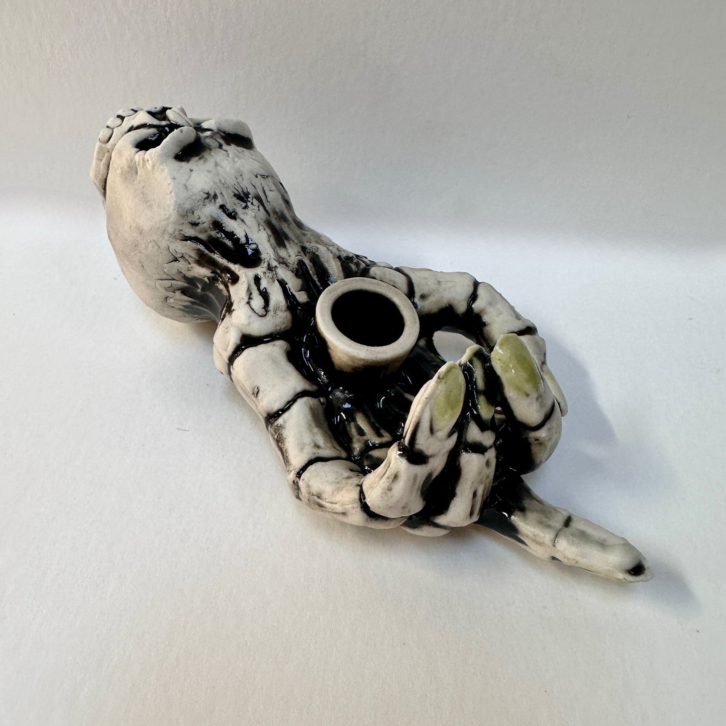 Middle Finger Skull Pipe