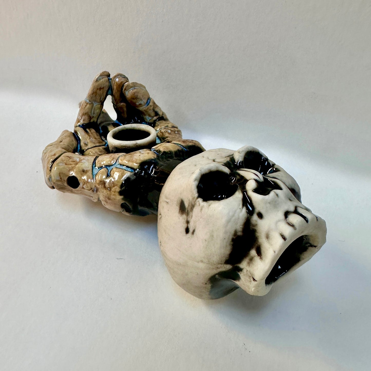 Rustic Middle Finger Skull Pipe